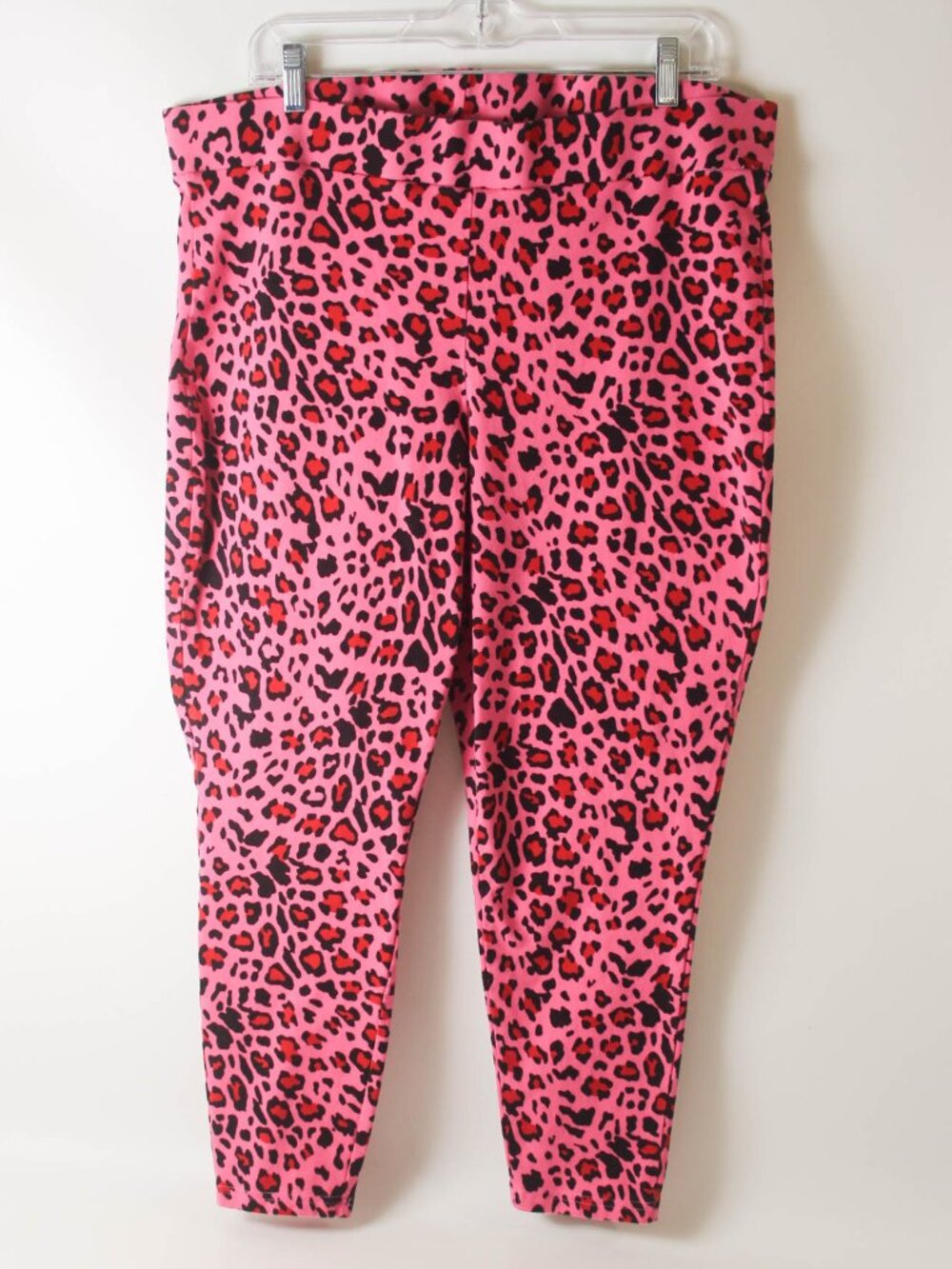 Torrid Size 3 Pink Leopard Print Leggings Stretch Cotton Plus Size Cropped Ankle